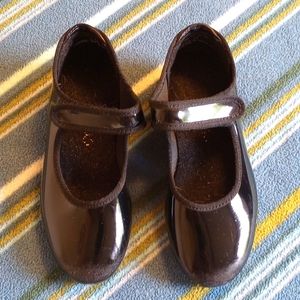Theatricals girls tap shoes, size 9M